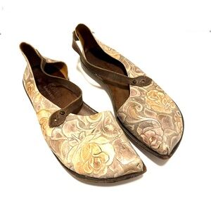 Cydwoq Tooled Leather Floral Flats
